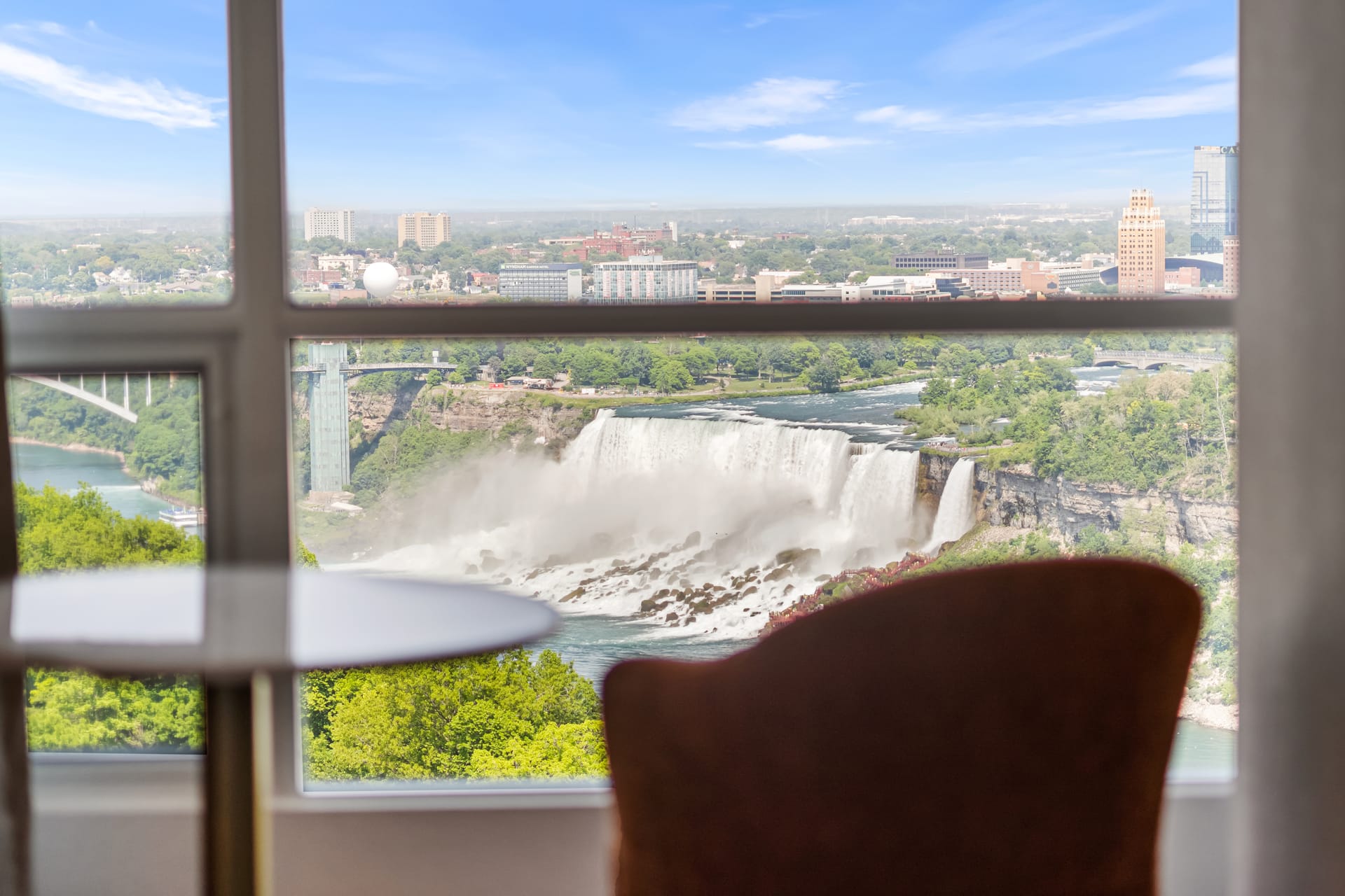 Stunning views overlooking niagara falls.